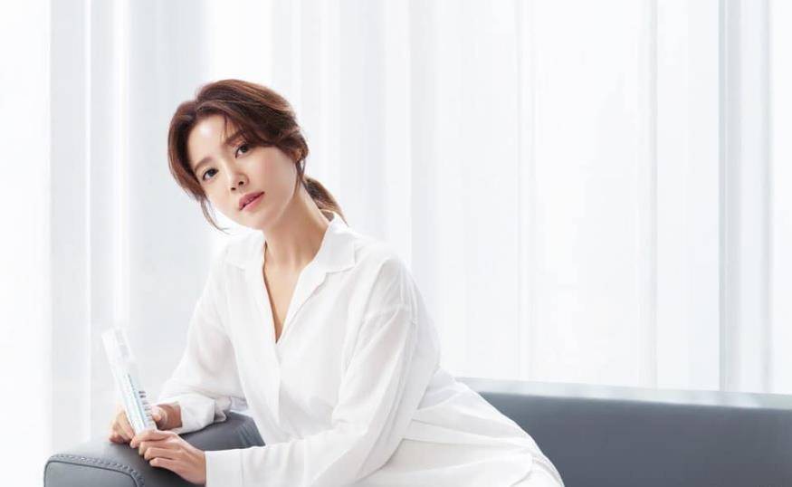 国外女星自曝结婚14年十指不沾阳春水,女儿都吐槽妈妈做饭糟糕_郑诗雅