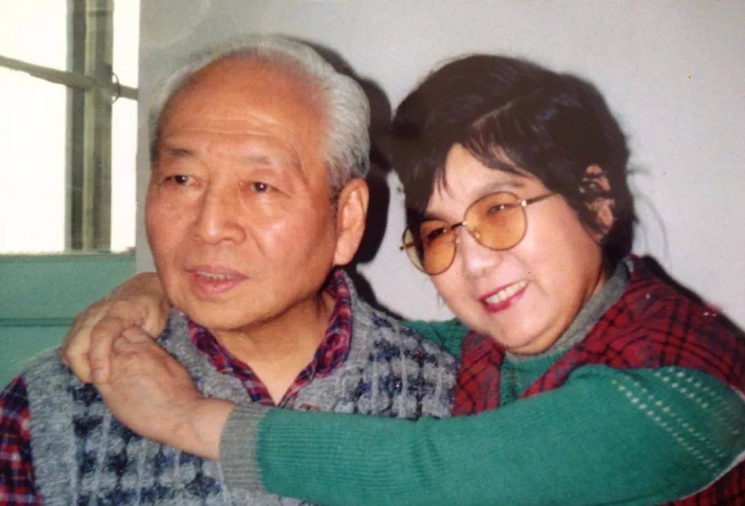 新凤霞与吴祖光:作家老舍保媒的一段姻缘,终在一场大病后见人心_苦难