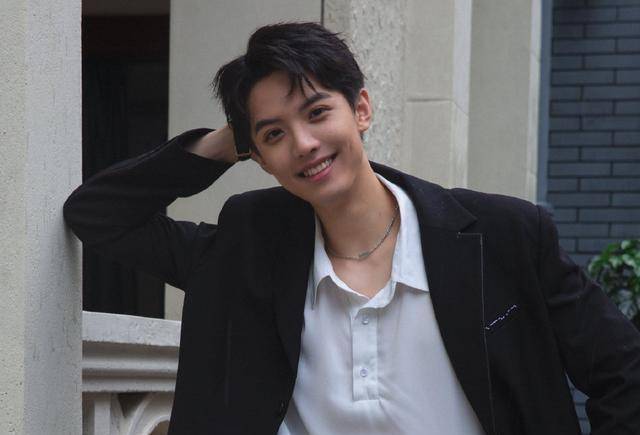 《明侦》的帅助理周峻纬,22岁结婚只为留住她,这是什么神仙爱情_偶像