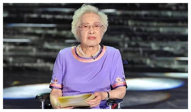 从"第一花旦"到"人民艺术家",秦怡的人生经历让人心疼_陈天国_电影
