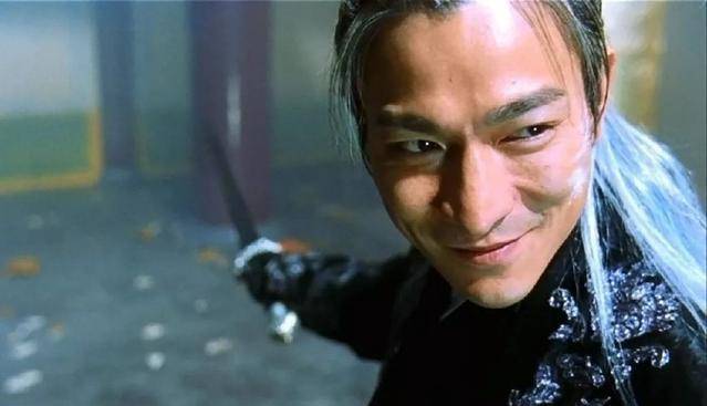 2000年的《决战紫禁之巅》,刘德华饰演的剑圣叶孤城,在武林中是顶尖