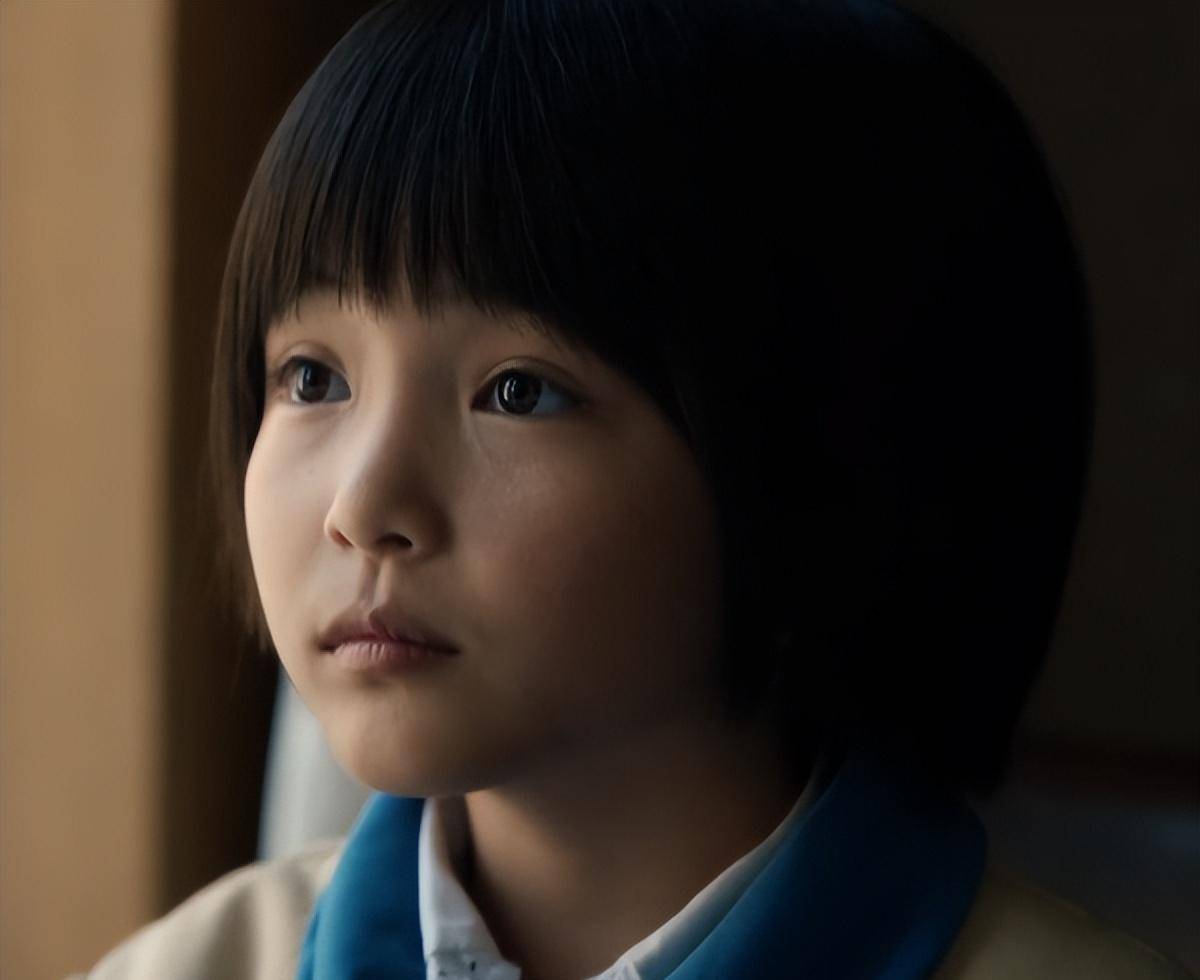 我们的日子:九岁的李洛伊太有灵气了,神似杨幂,长大一定不得了_小时候