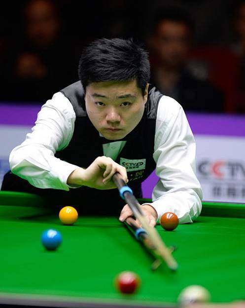 丁俊晖与富二代妻子张元元罕见合体显贵气，张元元家庭背景_妈妈_低调_母亲