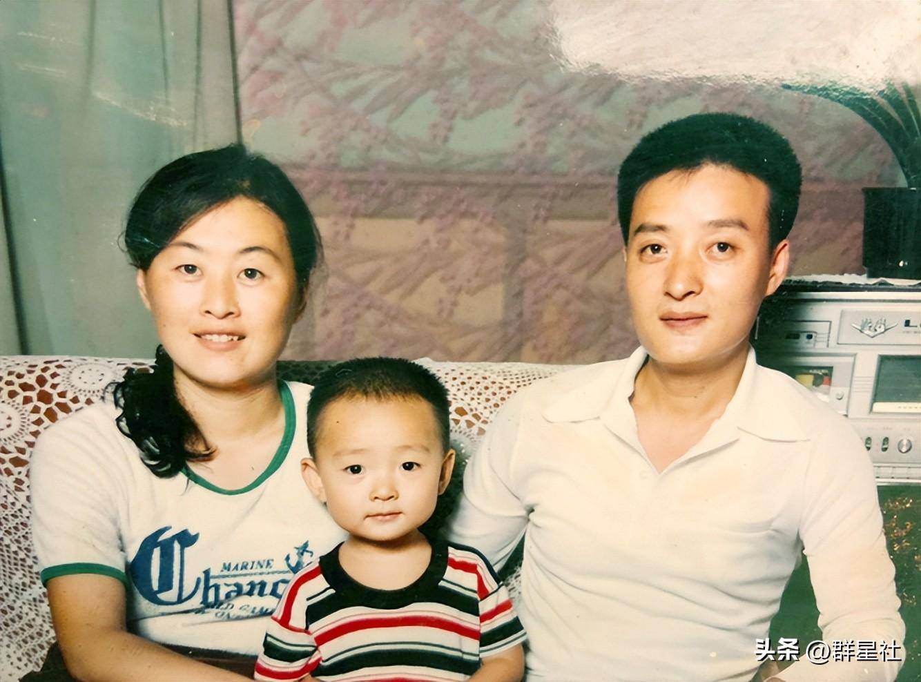 张桐:留学时吃过狗粮,演戏时得过抑郁症,爱人关思婷是他的救赎_张彤