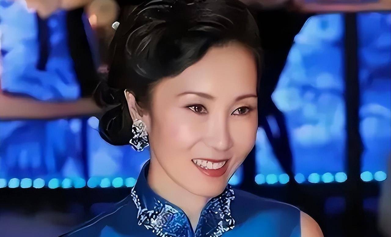 林宁:2年陪老公还清2000亿后,花1亿帮王思聪走出"老赖风波"_王健林