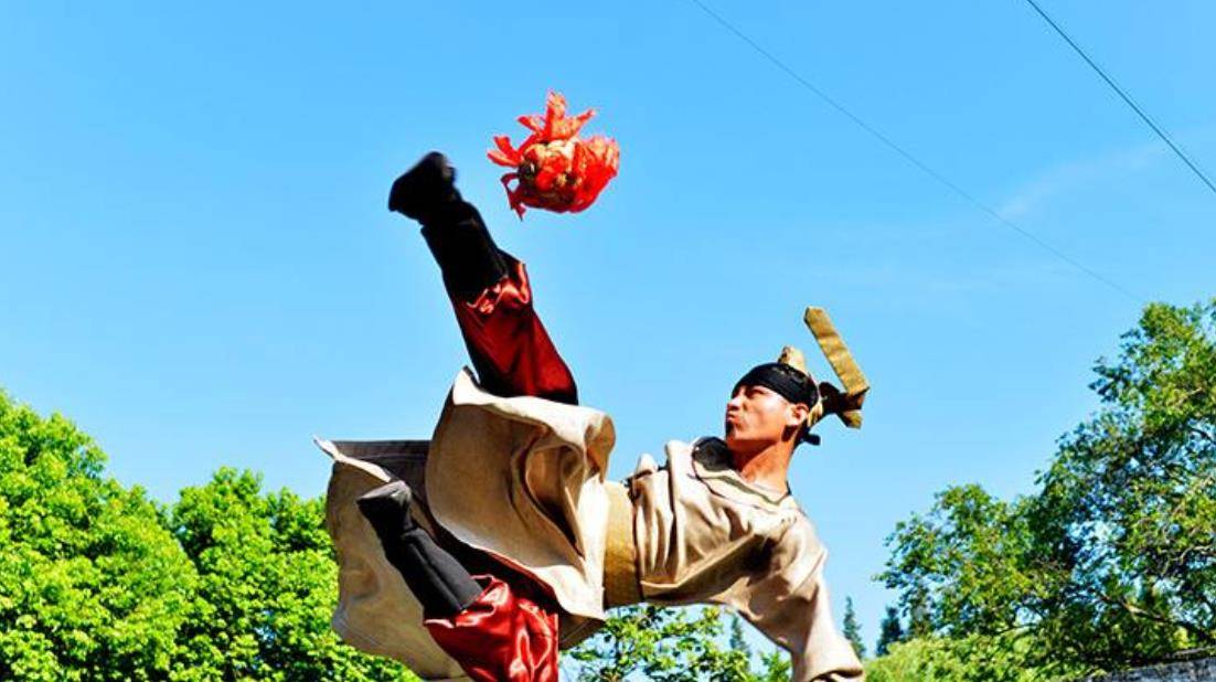 以唐朝"国球"发展史,管窥"蹴鞠"在政治文化中的作用影响_运动_的发展