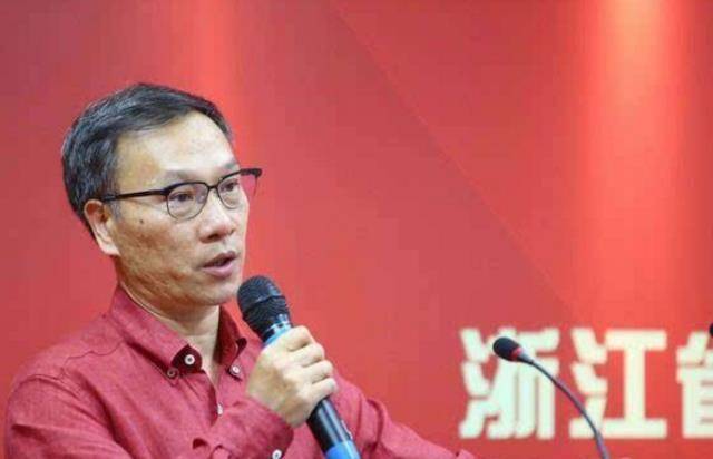 他是马云背后的男人,曾月薪82元,被女友甩掉,如今身家超百亿_谢世煌