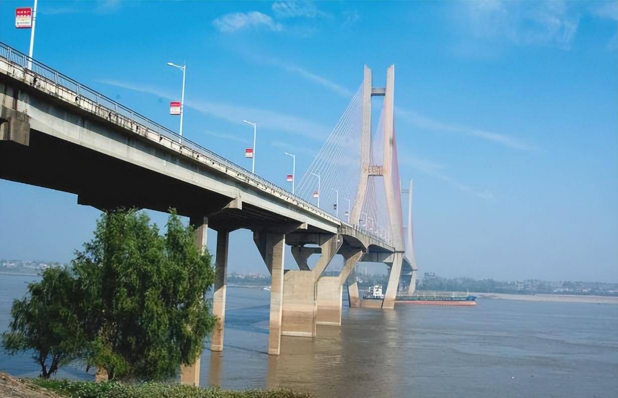 鄂州燕矶长江大桥图片