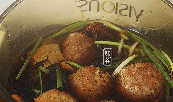 这么美味的四喜丸子，看着就很有食欲！你一顿能吃几个(图13)