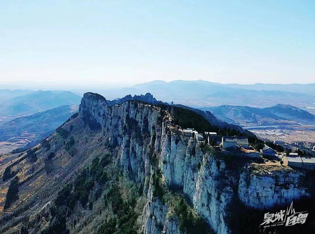马山就在长清,山形神似卧马,山势并不高大雄浑,但却能与泰山,五峰山并