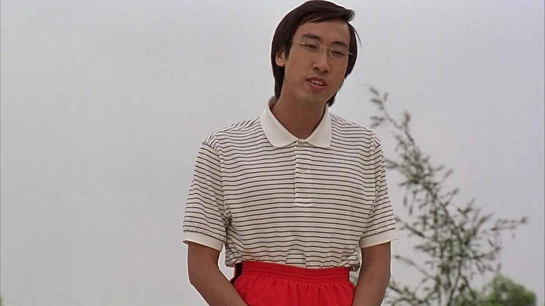 曾因戴眼镜被周星驰歧视,3年后他篡改剧本,对星爷复仇_冯勉恒_电影