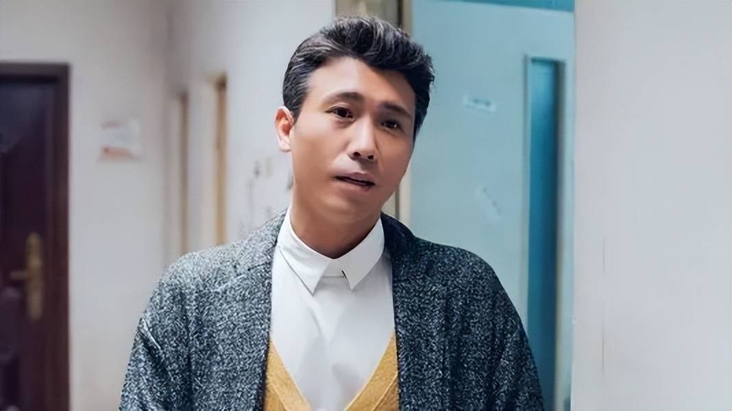 演员李乃文:和黄曼传绯闻,与颜丙燕意难平,今49岁仍未婚_表演_母亲