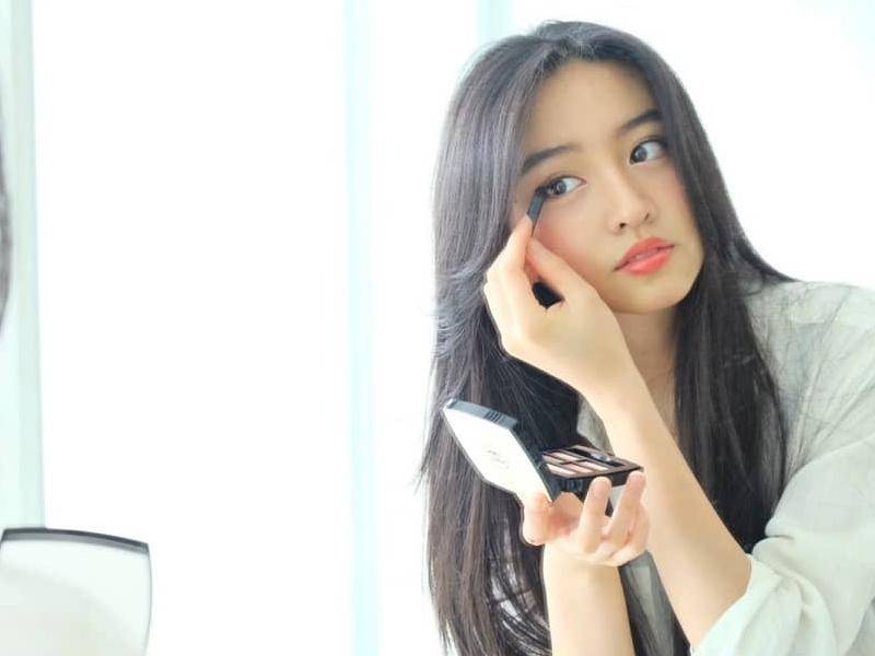 就在"520"的时候光希在微博上传这样一组照片,明朗