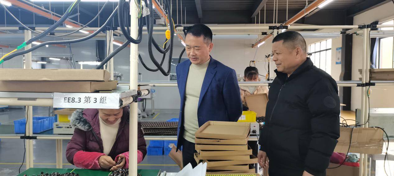 寻乌县劳动就业服务管理局_线下招聘会统计数据创新_寻乌县人社局招聘活动