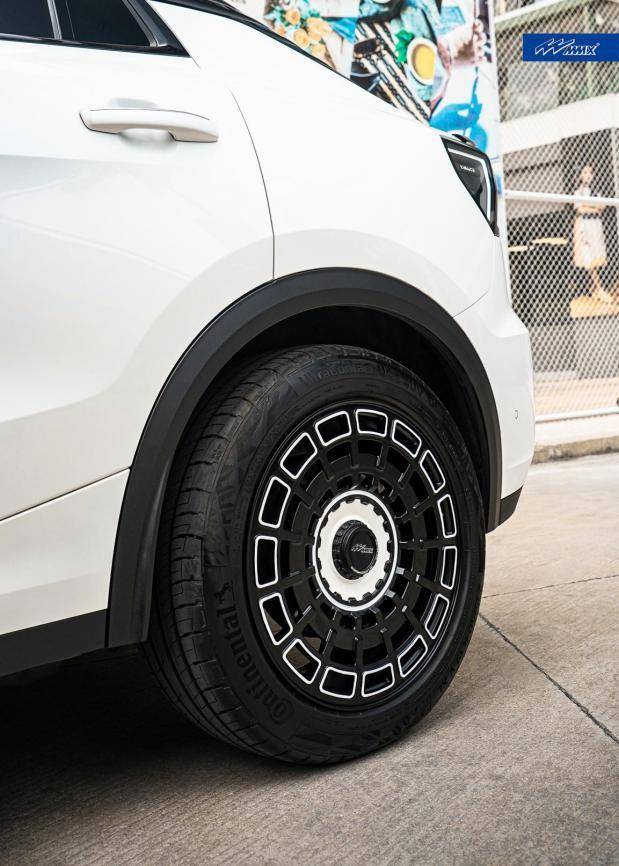 领克05轮毂升级 于黑白方圆中演绎国潮美学_搜狐汽车_搜狐网