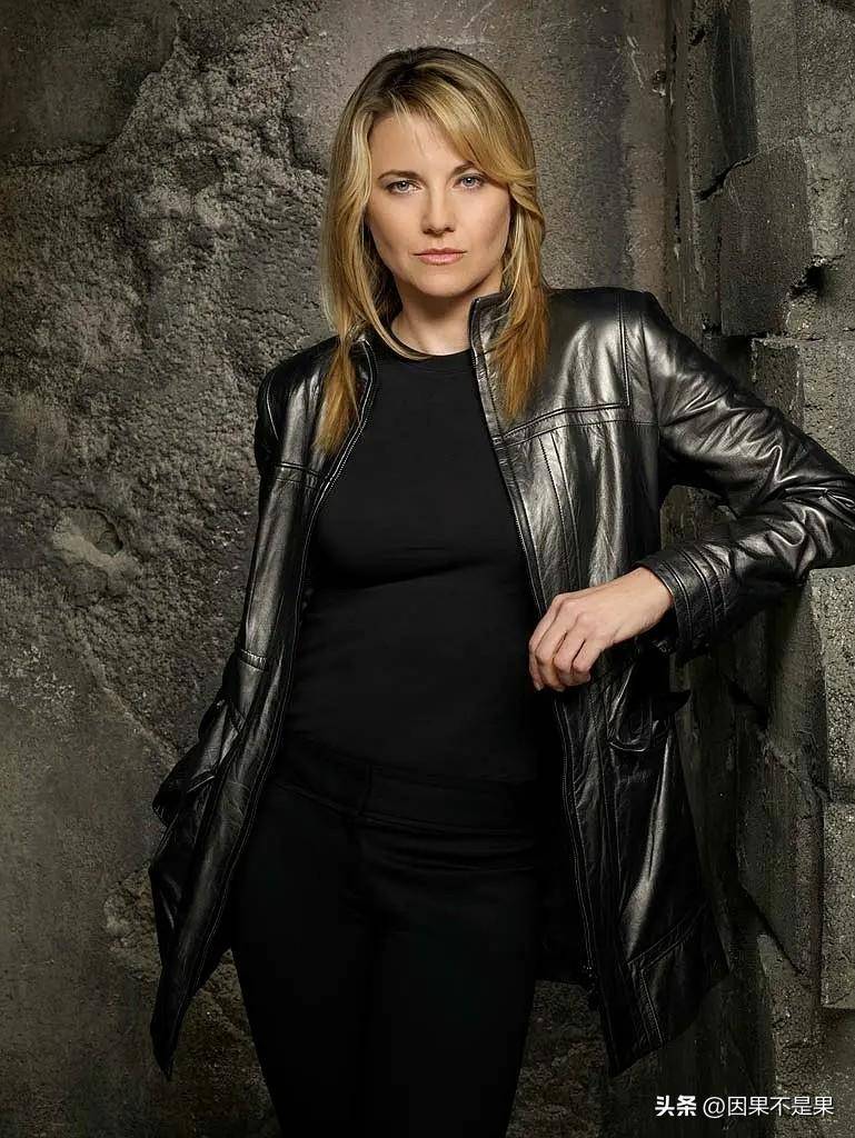 《斯巴达克斯》老板娘露迪娅的另外一部大尺度剧集推荐_露西·劳伦斯