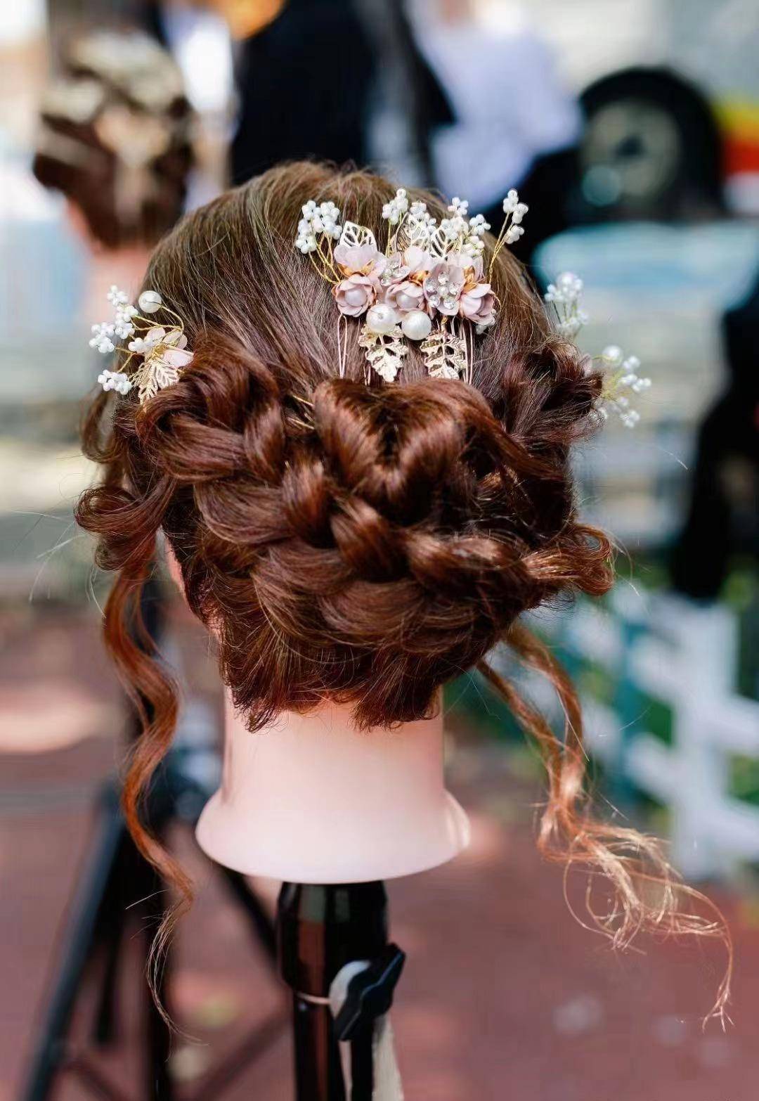 学会这几款发型,轻松驾驭女神范_新娘_造型_时候