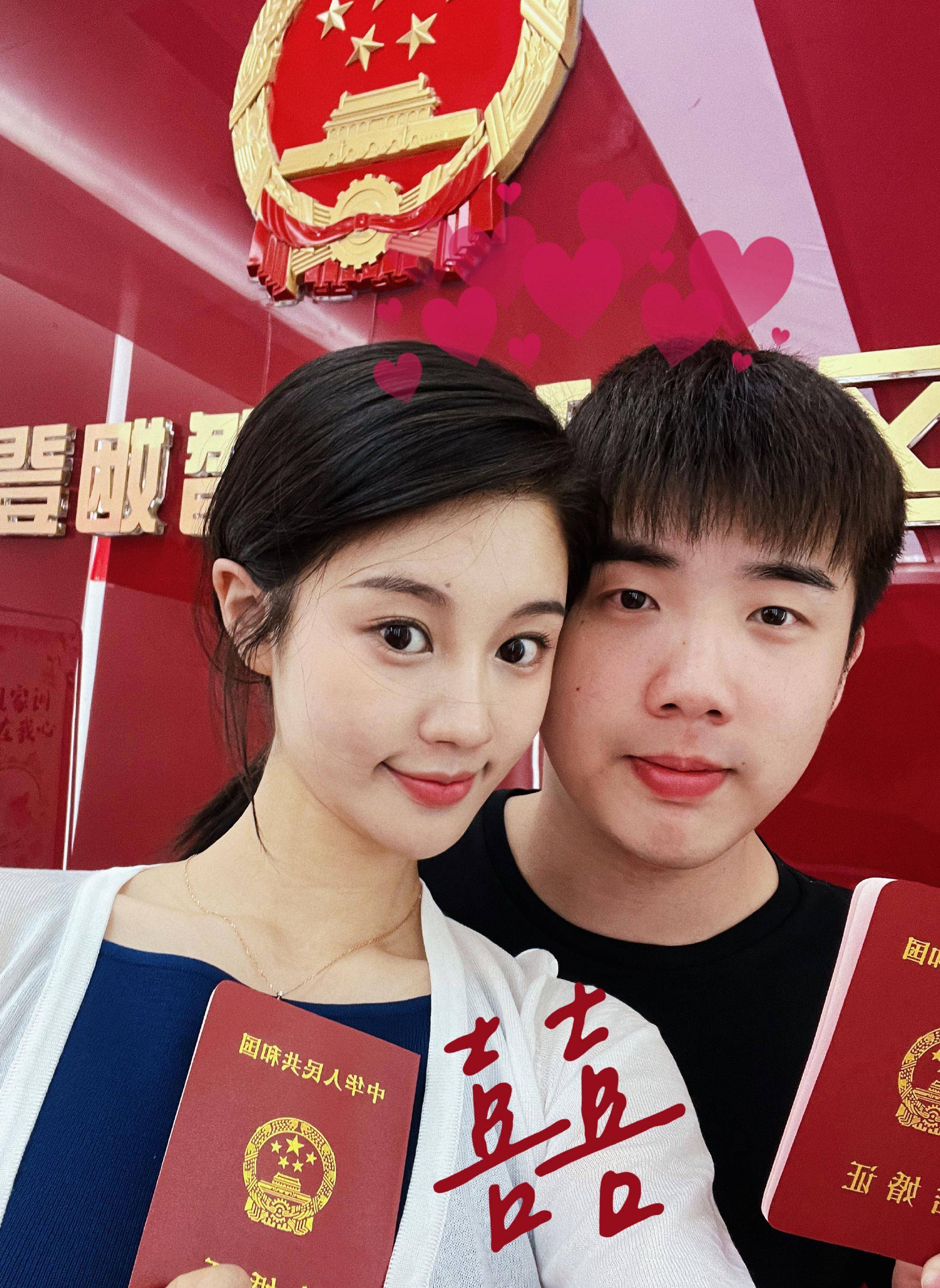 国乒00后官宣结婚生娃,晒一家三口全家福太温馨_余和谊_成绩_妻子
