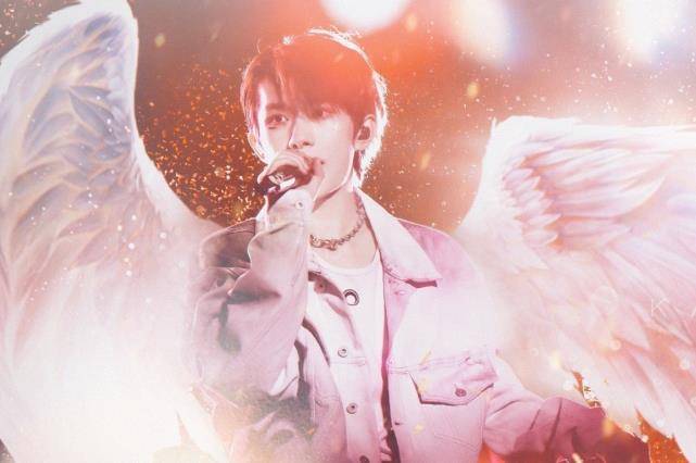 当爱豆"长出翅膀",千玺炫酷,肖战绝美,看到鞠婧祎:不愧是小仙女!