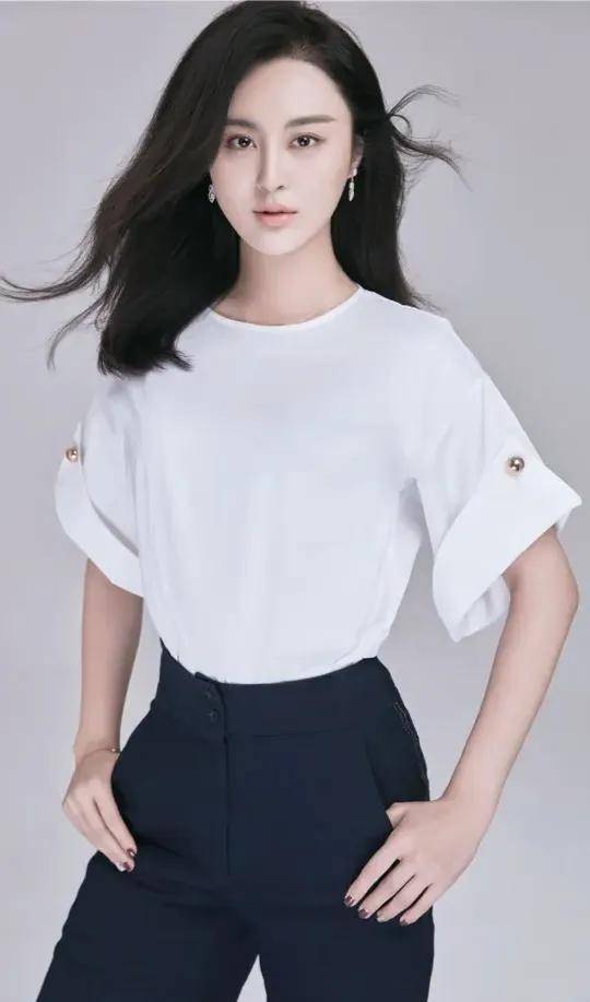 金锁的最美替身.甘露_范某冰_一身_裤子