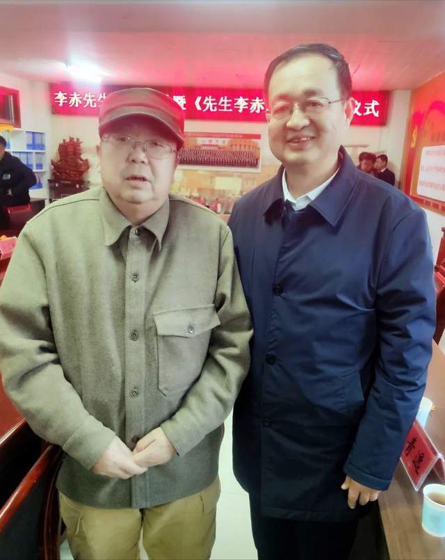 如果说当年李赤是一个指头的文化力量,好在十年过去了,如今横山已攥成