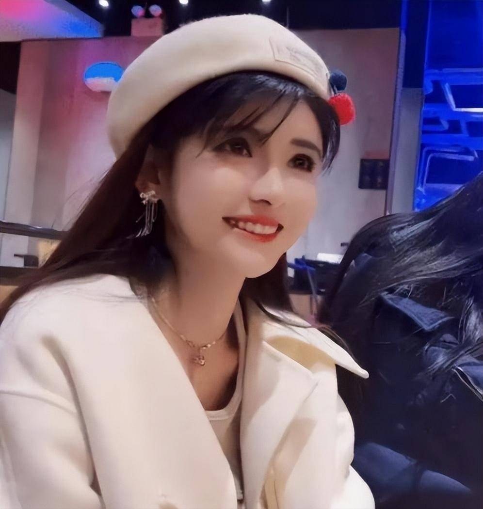 网红"狗头萝莉"被嘲又当又立,怒怼黑粉总抓着"擦边"不放_问题_事情