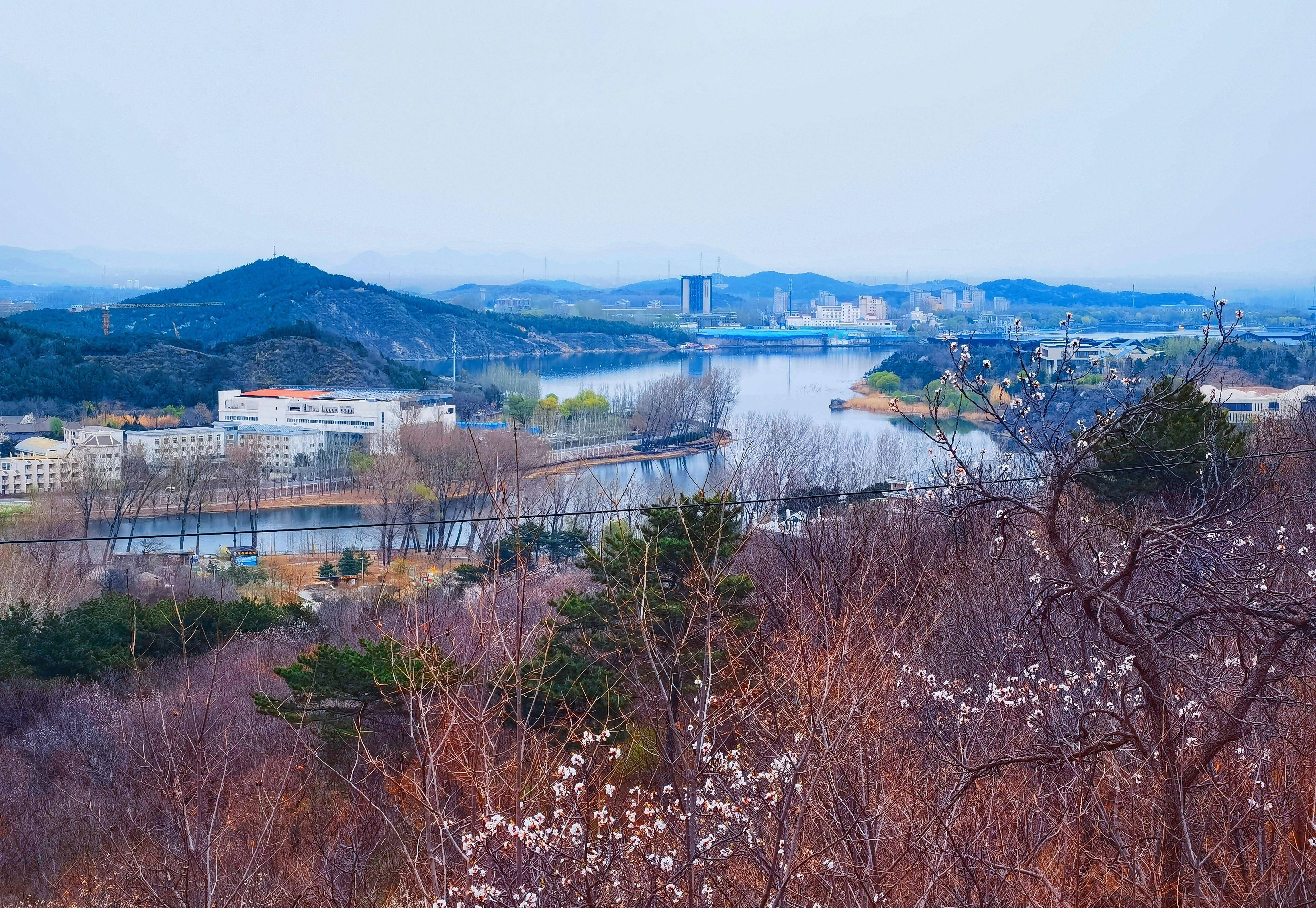 雁栖湖西山栈道春光无限