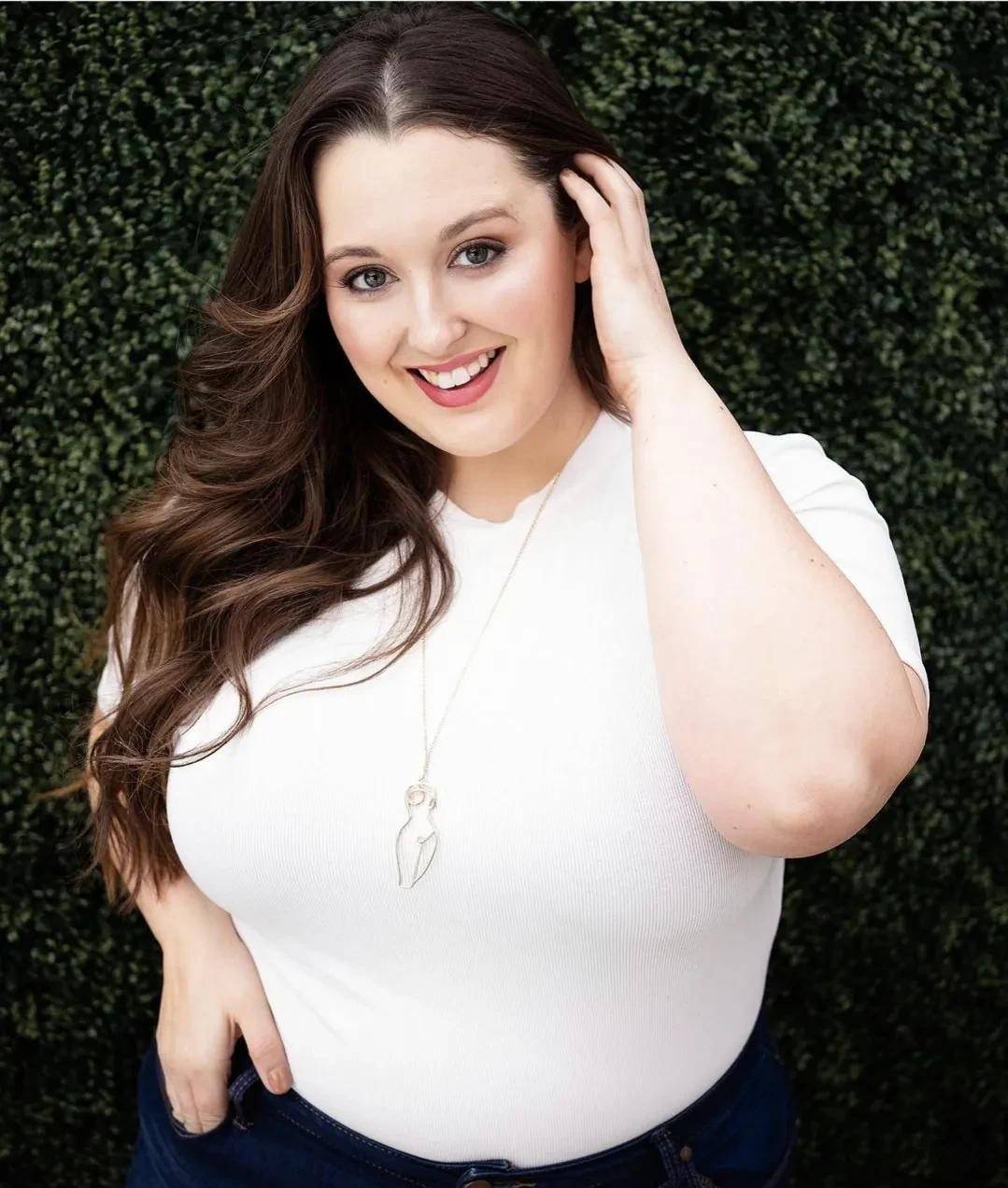 capone_时装秀_摄影_曲线美