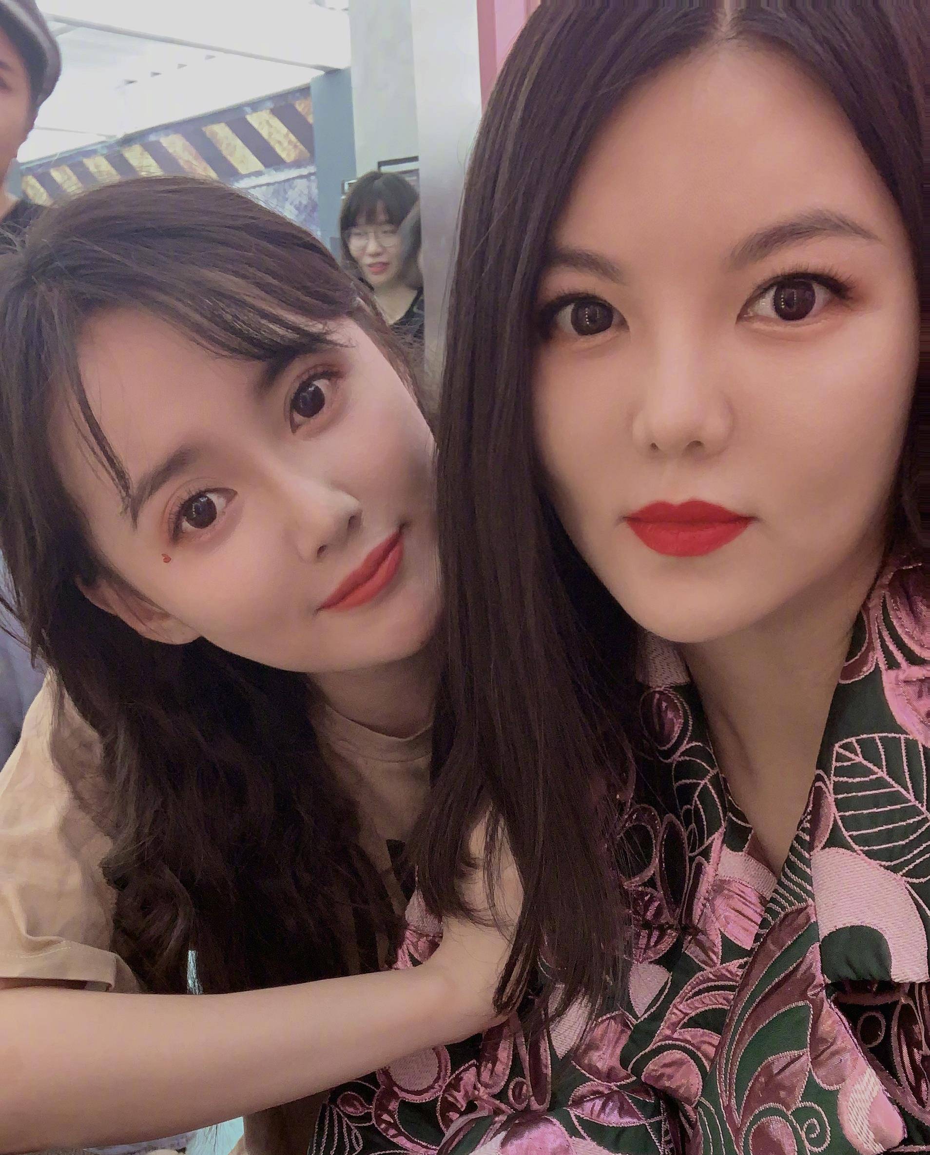 江铠同晒与李湘亲密合影,力破反目成仇传闻_影响_公司_艾特