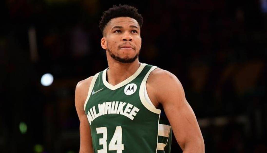 三个mvp候选人,字母哥在赢硬仗,勇士和爵士一直在输