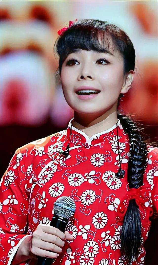 王二妮:成名后放弃百万年薪嫁给农村小伙,婆婆的态度让她不后悔_李飞