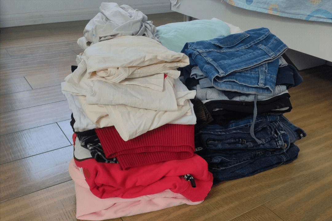 女生网上卖旧衣服,被问有无内衣裤卖!_回收_平台_穿过