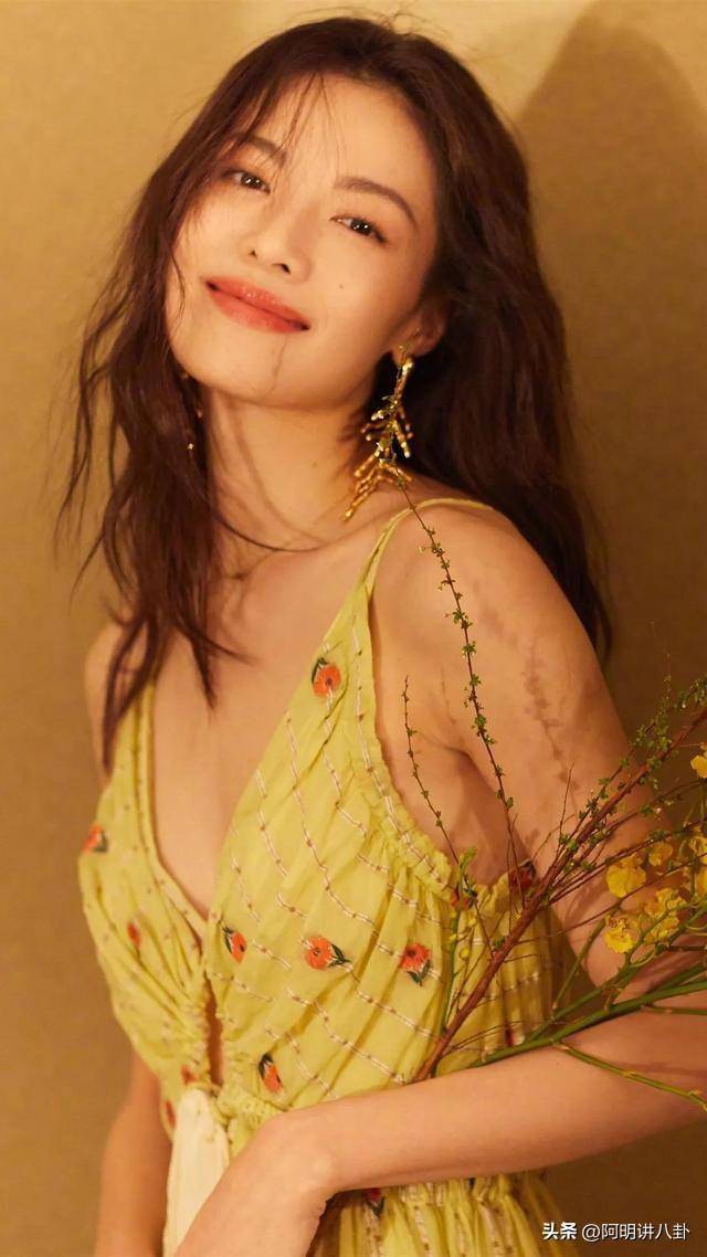 拥有最性感嘴唇的这八位女明星,每个都是娇媚动人,身材性感有致