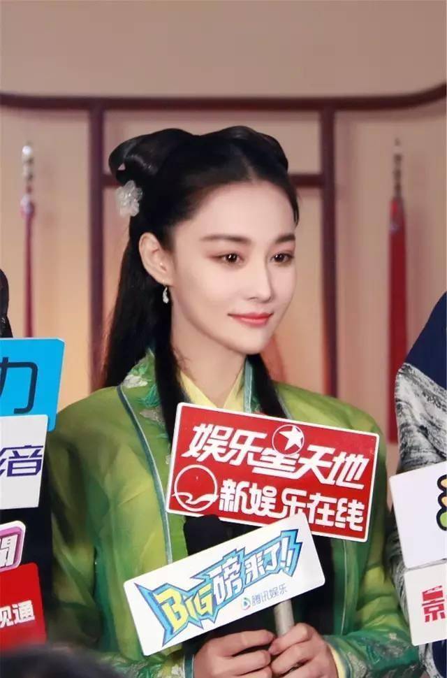 《花谢花飞花满天》首探班片场生日何润东张馨予朱一龙李心艾嗨翻天