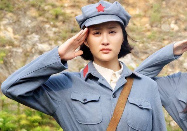 高山顶》中,她与刘涛,潘粤明合作,饰演一位名叫"赵雪芹"的富家公主