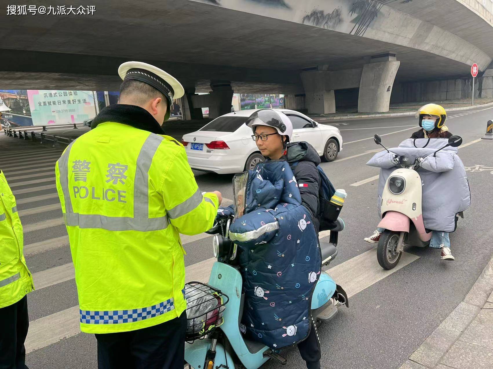 交警查电动车图片真实图片