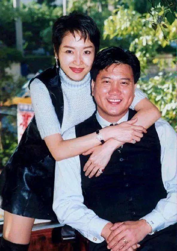 她5岁出道,中学3年级辍学拍戏,2任丈夫1个女儿,结婚全凭冲动_恬妞_叶