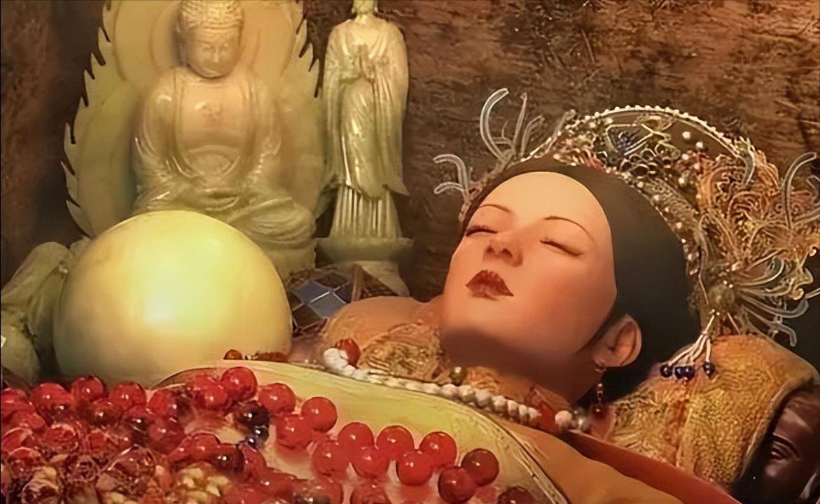 《康熙王朝》蓝齐儿原型:穿龙袍下葬,尸身240年不腐