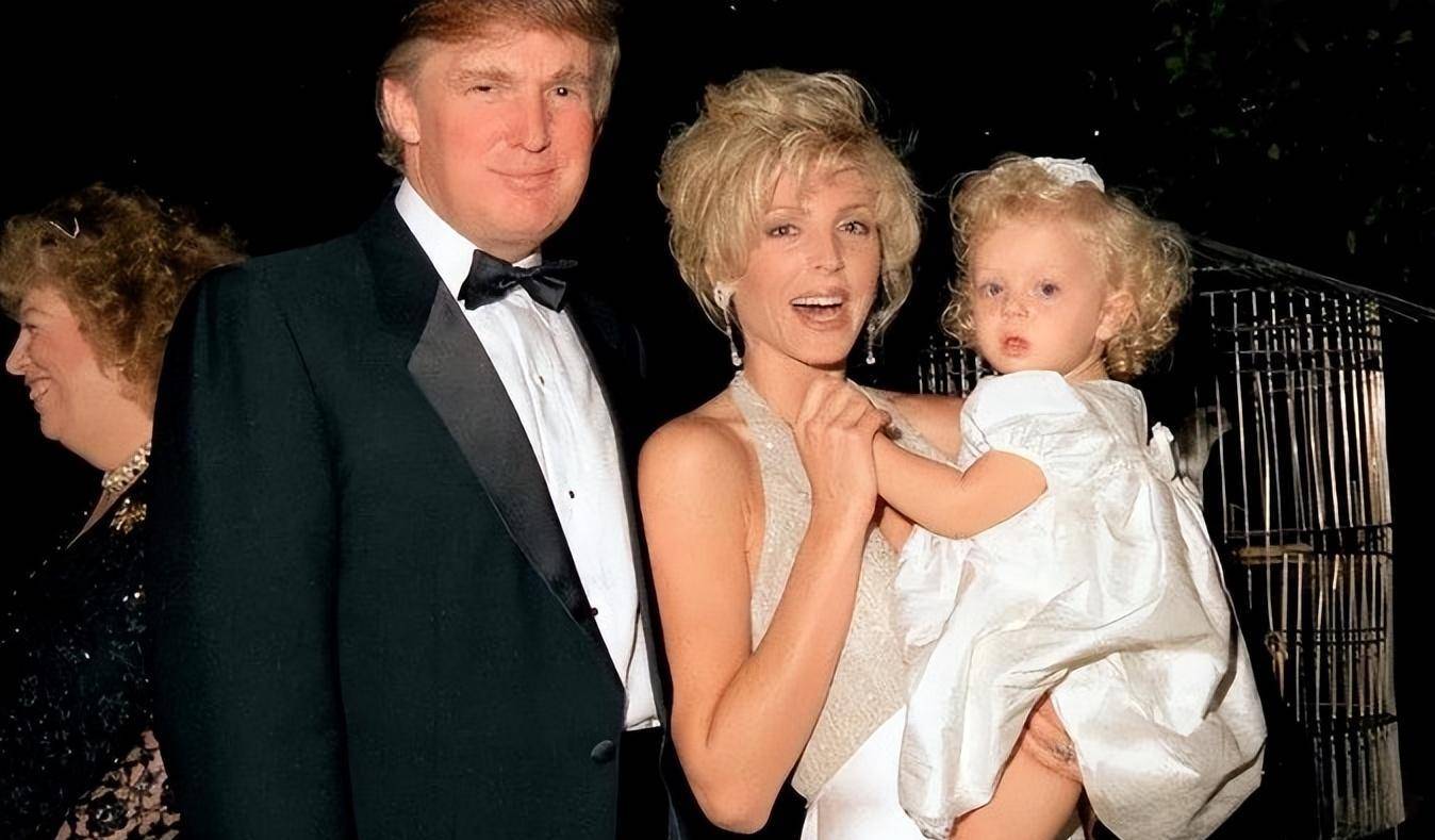 特朗普前妻玛拉:选美冠军出身,出轨被逼离婚,58岁比女儿身材好_蒂芙尼