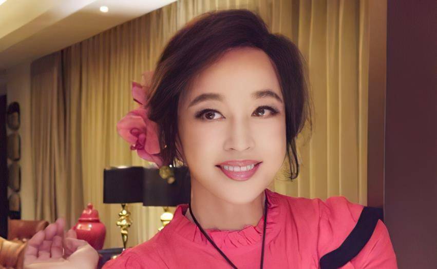 "奶奶"刘晓庆再次出演少女,当看见定妆照,网友:确定18岁?