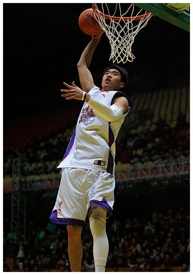 中国篮坛5大"伤仲永"球员代表,陈江华,徐咏最可惜!_球迷_篮球_徐英