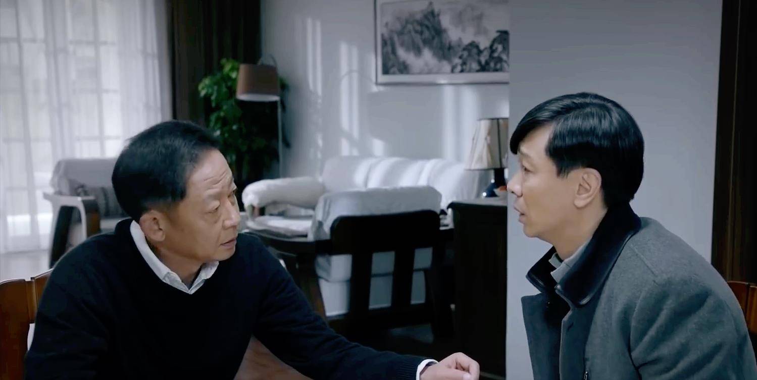 许盈因为赵达声不徇私情,查处了小舅子许兆丰(蒋宇韬)而心生怨怼.