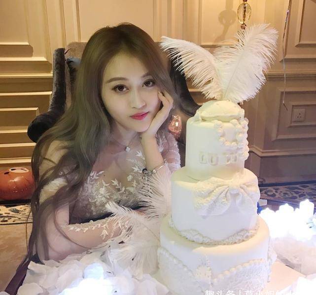 扮演者孙侨潞在跨年也时喝酒去世,爆料还称跟孙侨潞喝酒的人自己见过