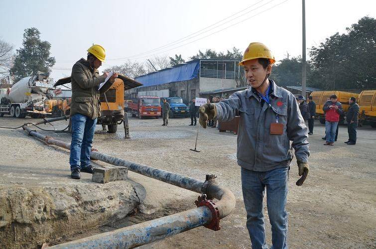 急招泵车天泵泵工 厦门招泵工月薪6000包吃住_工作_招聘_兰州