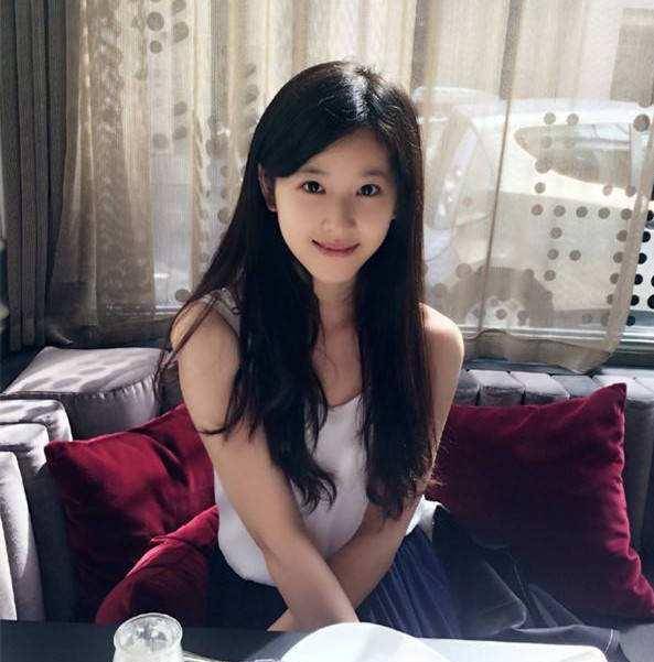 奶茶妹妹章泽天晒出与5岁女儿合照,自曝两人出门却被当成姐妹花