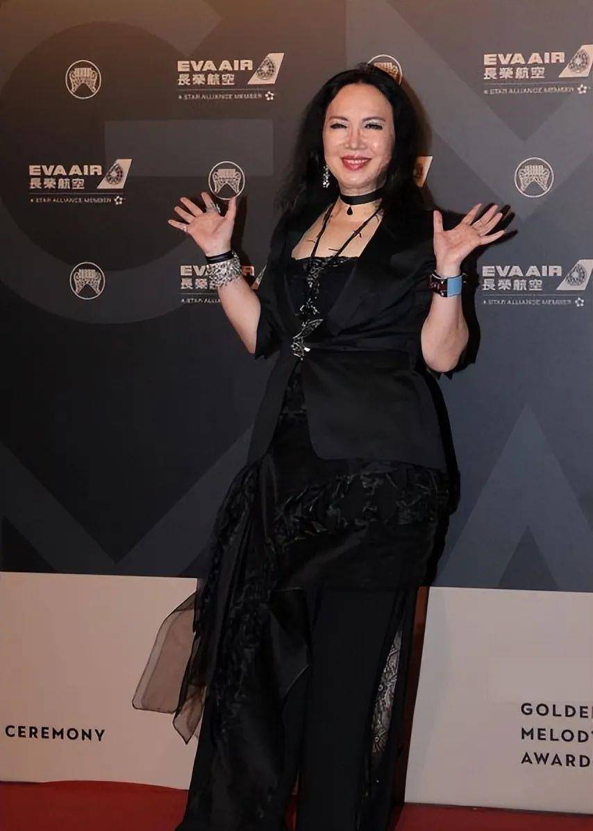 苏芮69岁仍敢穿!