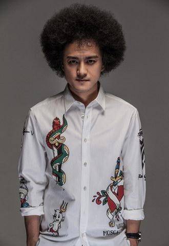 我听说赵英俊死的时候,给每一个朋友发了个字,我爱你,然后平静地