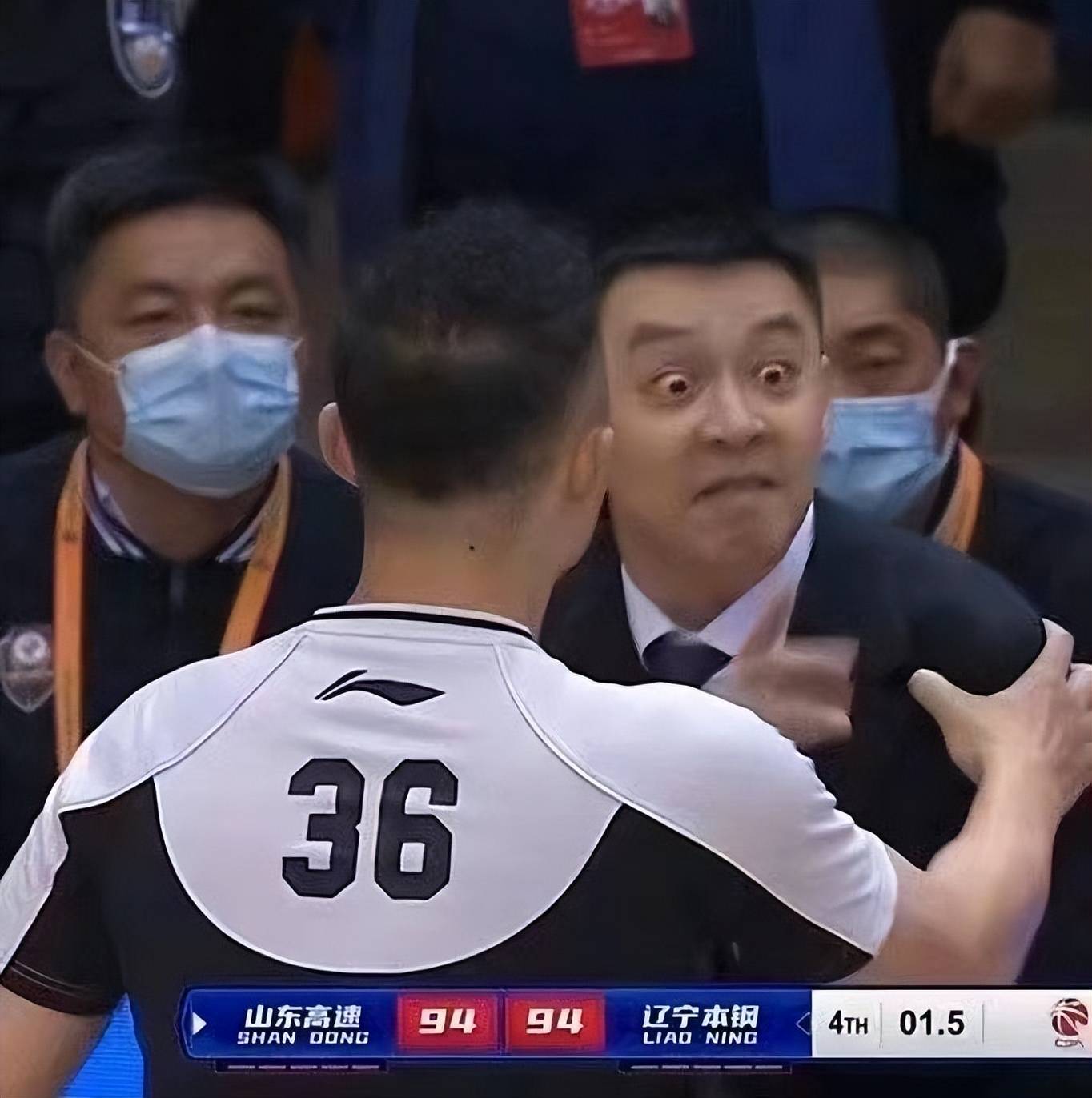 闫军揭幕战黑掉辽宁1.