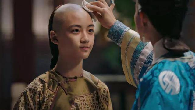 《如懿传》中的五阿哥永琪,这孩子打小就聪明,就连甄嬛都喜欢他
