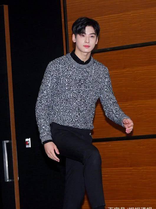 厉害了车银优,只因穿对一条西装裤,183身高竟走出两米气场来!